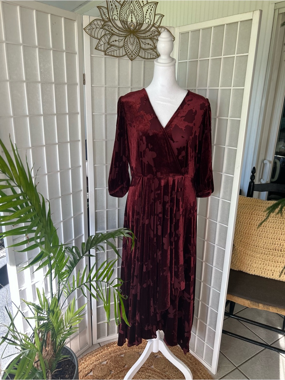 ❤️ Calvin Klein Burgundy Burnout Velvet Dress – Size 12–Pre-Loved